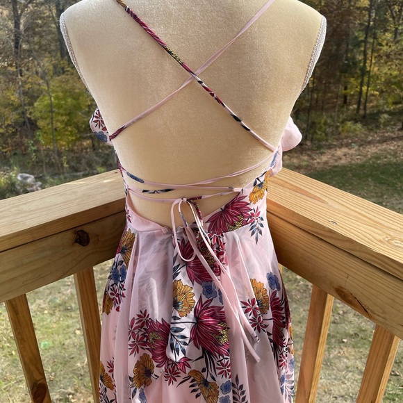 Light pink floral maxi dress Lulu’s size S - Picture 4 of 9